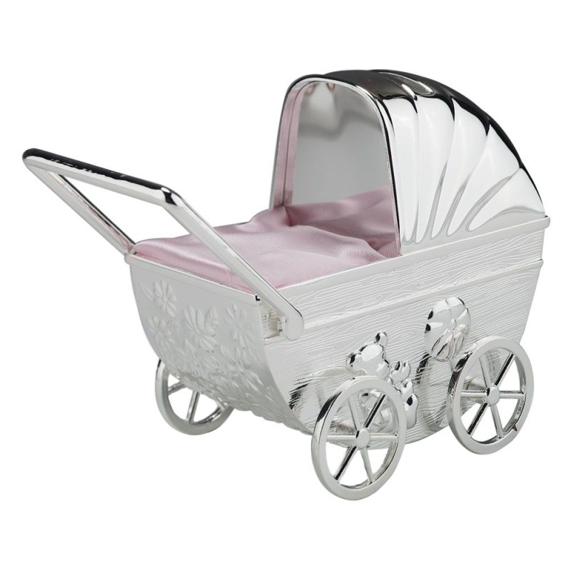Zilverkleurige spaarpot kinderwagen van Zilverstad met satijnen dekje en graveerplaatje onder de kap