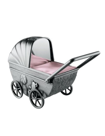 Vertinde spaarpot kinderwagen van Zilverstad met satijnen dekje en graveerplaatje onder de kap